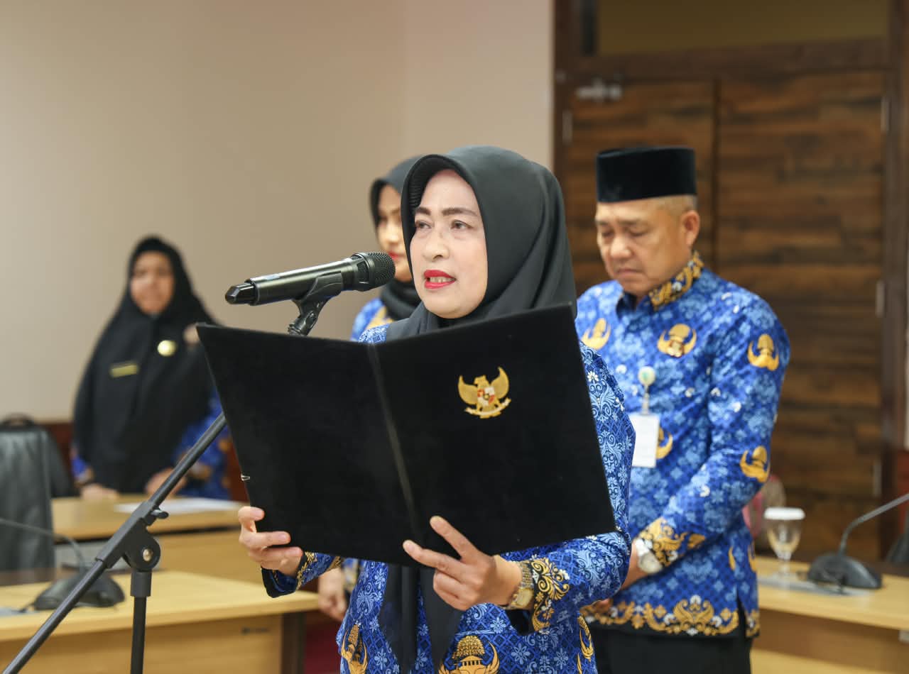 Sekda Misni Lantik PNS dan Pejabat Fungsional Pemprov Kepri
