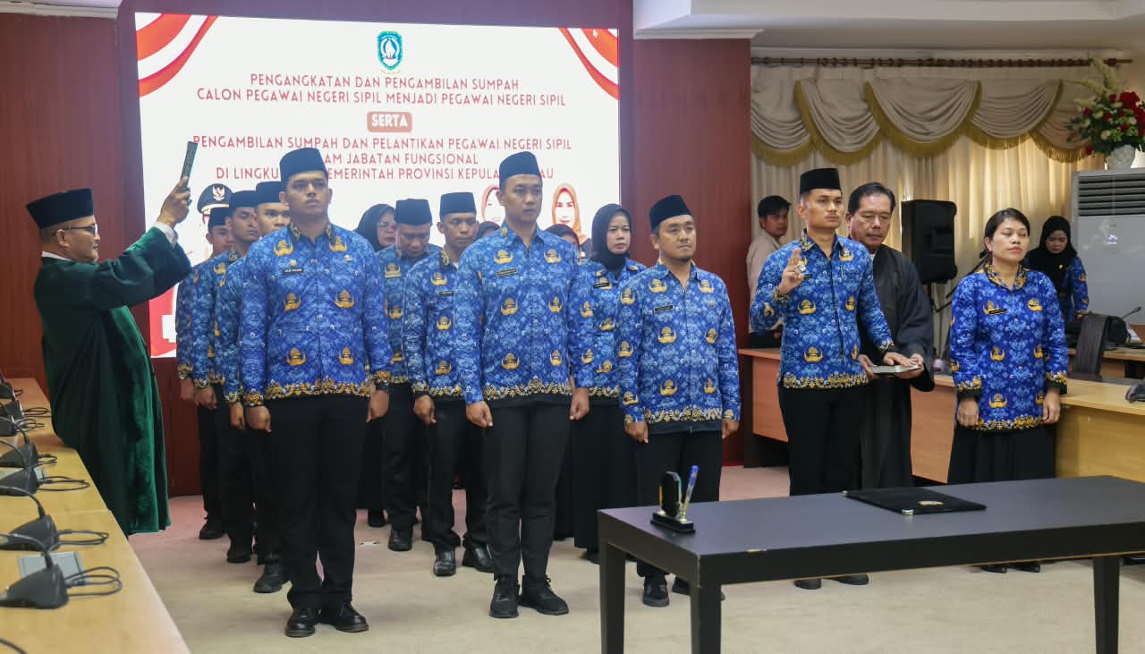 Sekda Misni Lantik PNS dan Pejabat Fungsional Pemprov Kepri